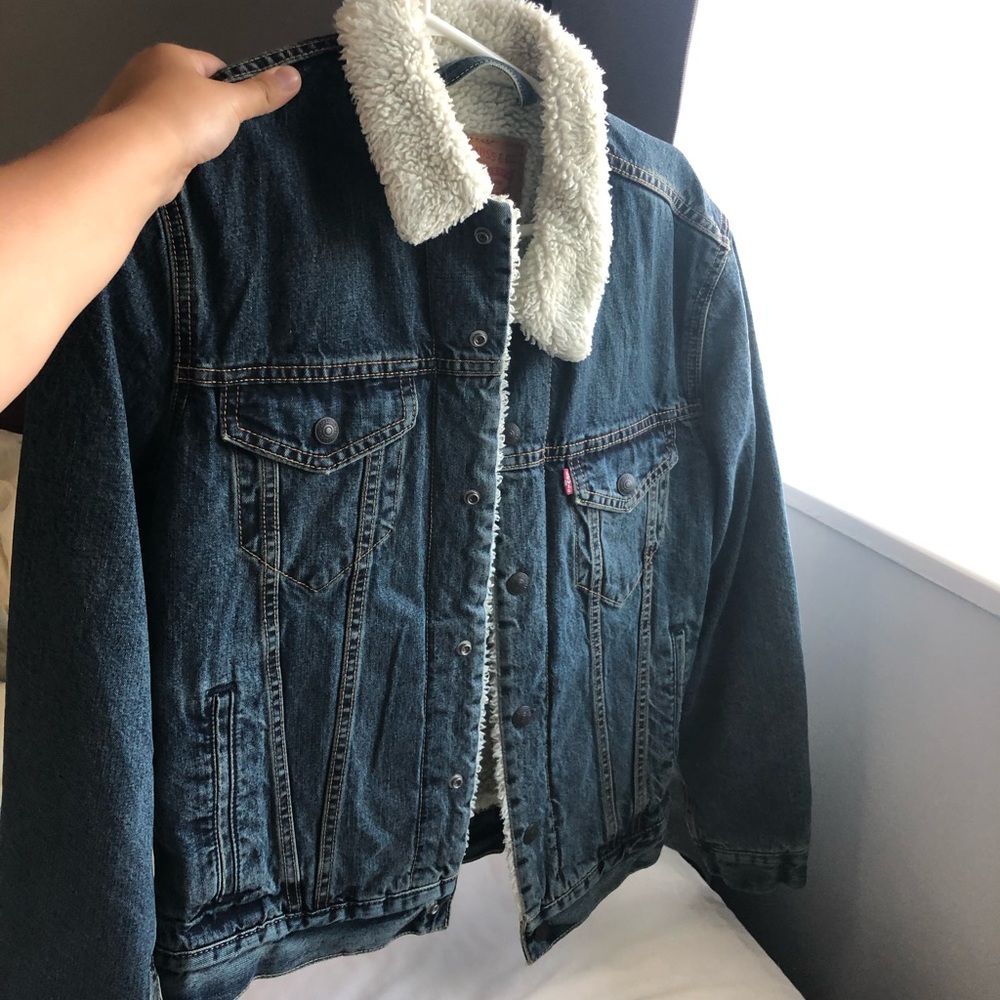 🍵 2 for $150 🍵 NEW Levi’s Sherpa denim jacket